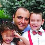 Giampiero Parete, uno de los dos supervivientes, con sus dos hijos