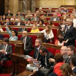 El pleno del Parlament, vota hoy en medio de las protestas de algunos diputados