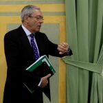 El consejero de Economía, Rogelio Velasco, considera que ha llegado la hora de modificar el modelo actual de las universidades / Foto: Manuel Olmedo