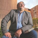 Raúl aún recita de carrerilla algunos de los diálogos de su papel de El Vaquilla, por el que cobró 75.000 pesetas / Foto: Luis Díaz