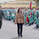Robles y el JEME pasan revista a las tropas
