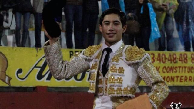 Armillita IV triunfa y sale a hombros en Monterrey