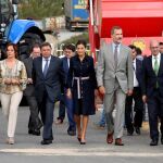 Los Reyes a su llegada a la Feria acompañados por el presidente de la Diputación provincial, Javier Iglesias; la presidenta de las Cortes autonómicas, Silvia Clemente; la delegada del Gobierno, Virginia Barcones; el alcalde de la ciudad, Alfonso Fernández Mañueco y la consejera García Cirac, entre otros