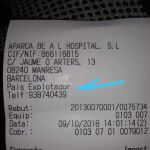 Imagen del ticket emitido por el parking de San Joan de Deu en Manresa en el que figuraba «País Explotador»