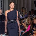 Irina Shayk en un desfile de la Semana de la Moda de Milán / Foto. Gtres
