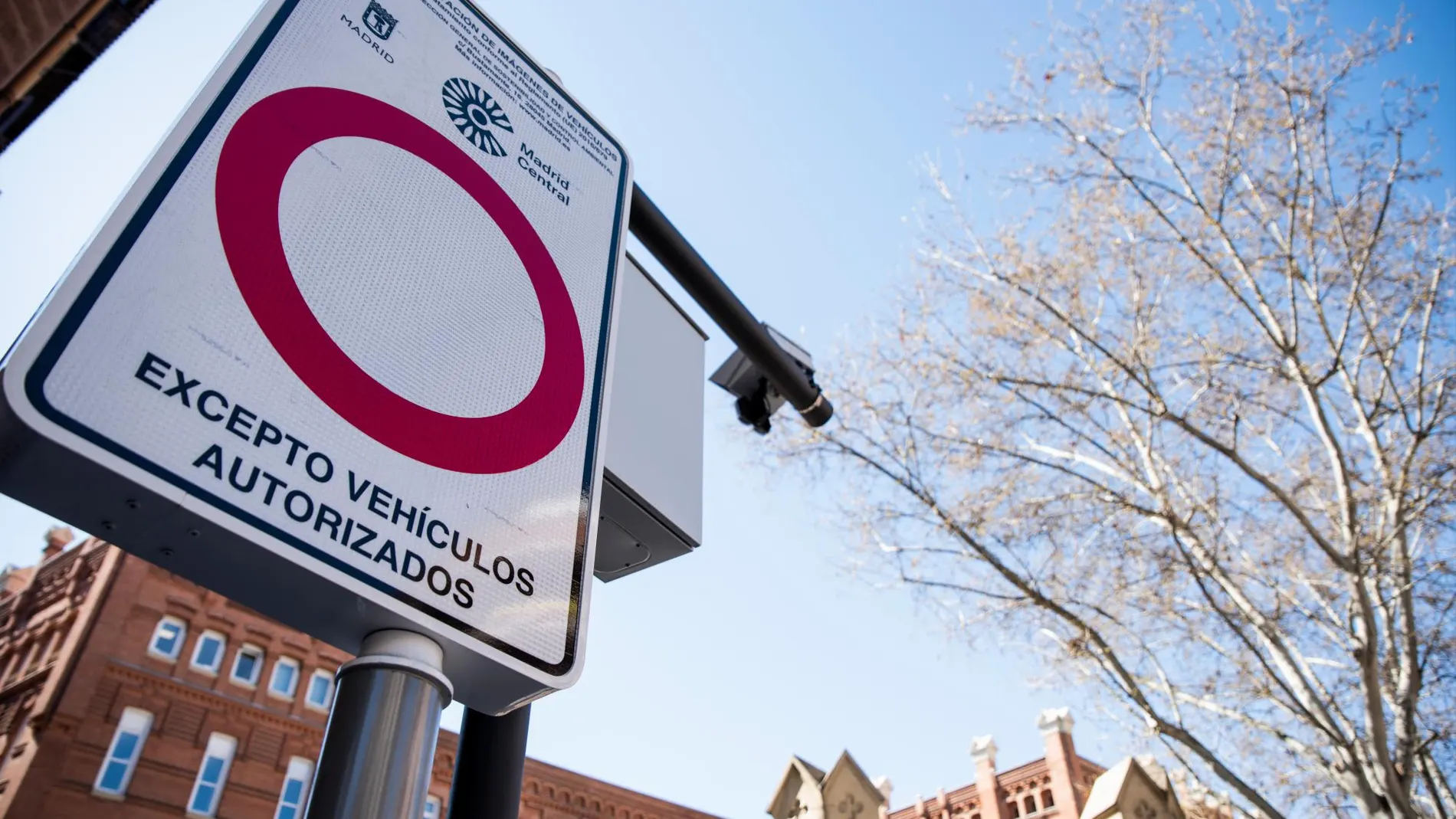 Una de las cámaras de videovigilancia situadas en la frontera de Madrid Central