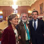 Antonio Guerrero, portavoz de la plataforma de atención Temprana, entre Dolores de Pablo Blanco y Alberto Díaz