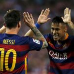 Messi y Neymar celebarn el 1-2
