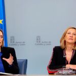 Milagros Marcos da cuenta de los acuerdos aprobados en el Consejo de Gobierno, en presencia de Pilar del Olmo