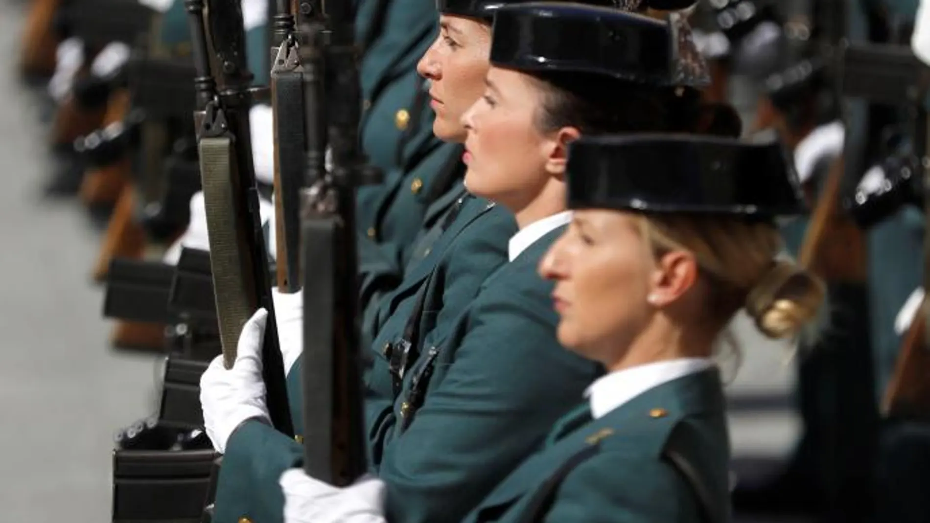 Acto de reconocimiento de la mujer guardia civil en conmemoración al trigésimo aniversario de su incorporación al Cuerpo.- EFE/Juan Carlos Hidalgo