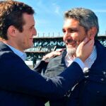 Casado saluda a Juan José Cortés