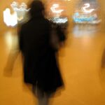 Adolescente, con ansiedad y retraimiento social, perfil de «alto riesgo» de psicosis