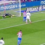 Minuto 12 ¿Hay gol en el cabezazo de Cristiano?