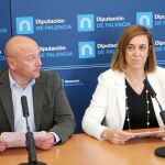 Ángeles Armisén informa de las ayudas en compañía de su vicepresidente y diputado económico, Luis Calderón