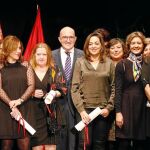 Jesús Julio Carnero, la ministra Isabel García Tejerina y la consejera Pilar del Olmo, junto a las alcaldesas homenajeadas