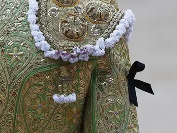 Detalle del crespón negro que se han colocado esta tarde los diestros Detalle del crespón negro que se han colocado esta tarde los diestros