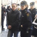 El acusado Miguel Ángel Muñoz Blas, a su llegada a la Audiencia Provincial de León