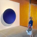 Fiona Ferrer, en la exposición de Anish Kapoor, en Cuba