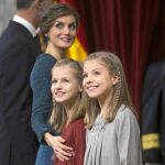 La Reina Letizia, junto a la Princesa Leonor y la Infanta Sofía, en el acto de apertura de las Cortes Generales