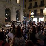 Acampada en la plaza de Sant Jaume. Foto: Twitter CUP