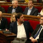 El presidente de la Generalitat, Carles Puigdemont, el vicepresidente, Oriol Junqueras (2d), la consellera de Presidencia, Neus Munté (2i), y el conseller de Asuntos Exteriores, Raül Romeva (i)