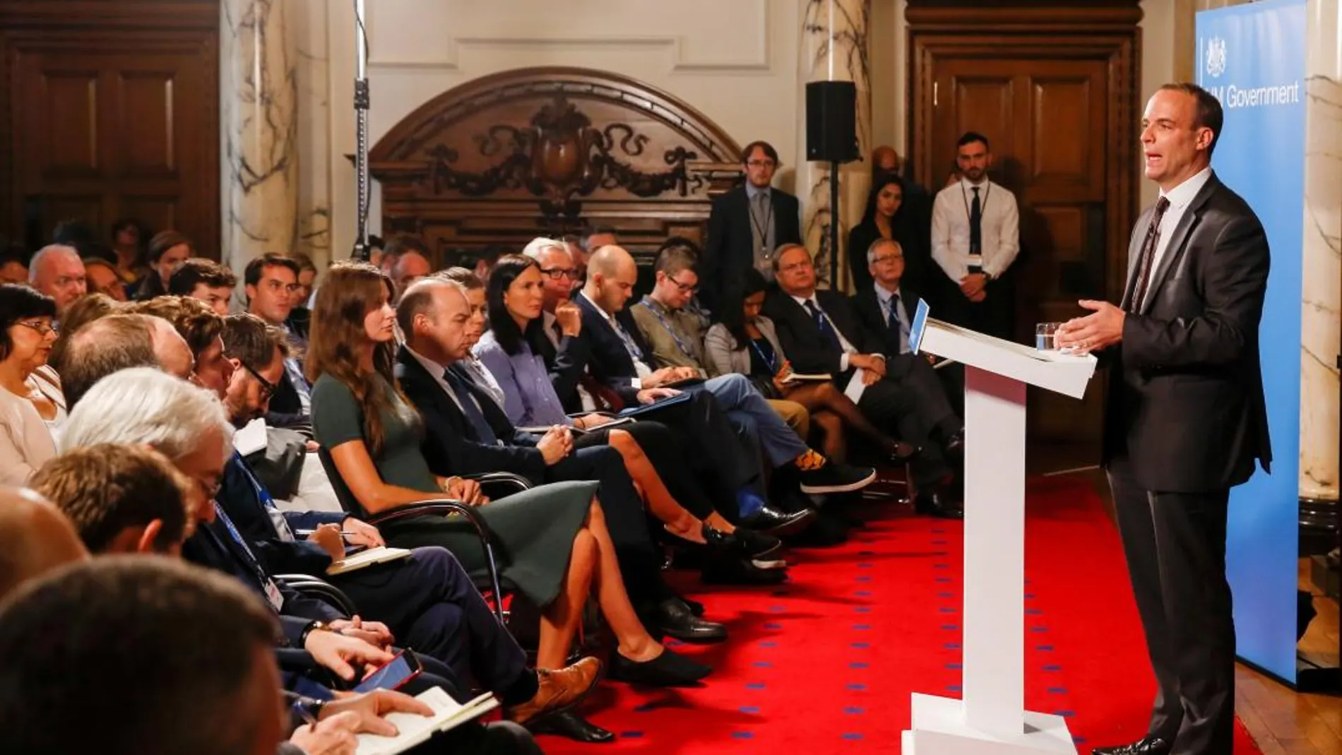 El ministro para la salida británica del bloque comunitario, Dominic Raab, comparece ante los medios de comunicación en Londres/Foto: Efe