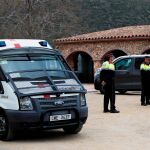 Mossos d’Esquadra y Policía Local de castelldefels, en el albergue Cal Ganxo de Castelldefels