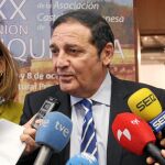 El consejero de Sanidad, Antonio María Saéz Aguado, (c) junto a la presidenta de la Diputación, Ángeles Armisén; y al jefe de Servicio de Psiquiatría del Complejo Asistencial de Palencia, Francisco Ruiz