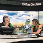 La secretaria general del PSOE-A, Susana Díaz, durante su entrevista ayer en «Más de uno» de Onda Cero con Carlos Alsina, donde aseguró que no pactaría con Bildu ni con los independentistas / Foto: La Razón