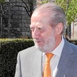 Rodríguez Villalobos no aclara el fondo de la cuestión, la trama de «enchufismo» socialista en la Diputación
