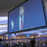 Donald Trump ayer en un momento de su discurso durante el Desayuno Nacional de Oración, en Washington