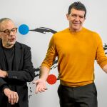 Lluís Pasqual (izquierda) y Antonio Banderas, durante la presentación del pasado año en Madrid del nuevo Teatro del Soho