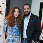 Blanca Cuesta y Borja Thyssen, durante la inauguración de una exposición en Madrid