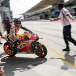 Marc Márquez lideró la carrera a pesar de su estado de salud
