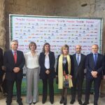 La ministra García Tejerina, Milagros Marcos, María José Salgueiro, Méndez Pozo, Caramanzana y Artemio Domínguez antes de inaugurar la gala