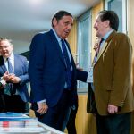 El consejero de Sanidad, Antonio María Sáez Aguado, antes de inaugurar el Congreso en Segovia