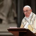El papa expulsa a sacerdote chileno investigado por abusos a menores