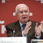 El director del Instituto Cervantes, Víctor García de la Concha, presenta el anuario "El español en el mundo", que en esta edición se centra en el Quijote y Cervantes para celebrar el Bienio Cervantino -cuarto centenario de la segunda parte del Quijote, en 2015, y de la muerte de su autor, en 2016.