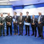 Alfonso Ussía junto a los premiados en la pasada edición de los Premios Ussía