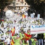 Miles de guardia civiles protagonizaron recientemente una «marea de tricornios» exigiendo sus derechos en Madrid