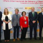 Pilar del Olmo, junto a José María Lassalle, Juan Martínez Majo, Ideli Salvatti, Antonio Silván y Alberto Hernández