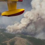 Imagen de uno de las aeronaves españolas que combaten el fuego en Portugal