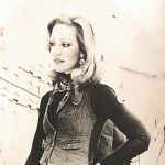 Carmen Lomana, con 20 años, en Londres
