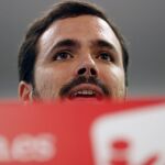 El coordinador federal de IU, Alberto Garzón, durante la presentación a la asamblea federal de su formación del informe que hace balance sobre la alianza con Podemos