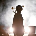 El primer acto de la ópera está ambientado en el consulado americano de Nagasaki, mientras que los dos últimos nos sitúan en un Nagasaki dos años después de la bomba atómica