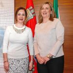 Silvia Clemente, junto a Blanca Martín, titular del Parlamento de Extremadura, tras el encuentro de trabajo que mantuvieron ayer en las Cortes de Castilla y León, en Valladolid, al igual que ha sucedido con otros presidentes de legislativos de la España autonómica