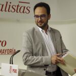 Antonio Hernando seguirá de portavoz en el Congreso
