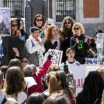 Varios de los manifestantes en la Puerta del Sol