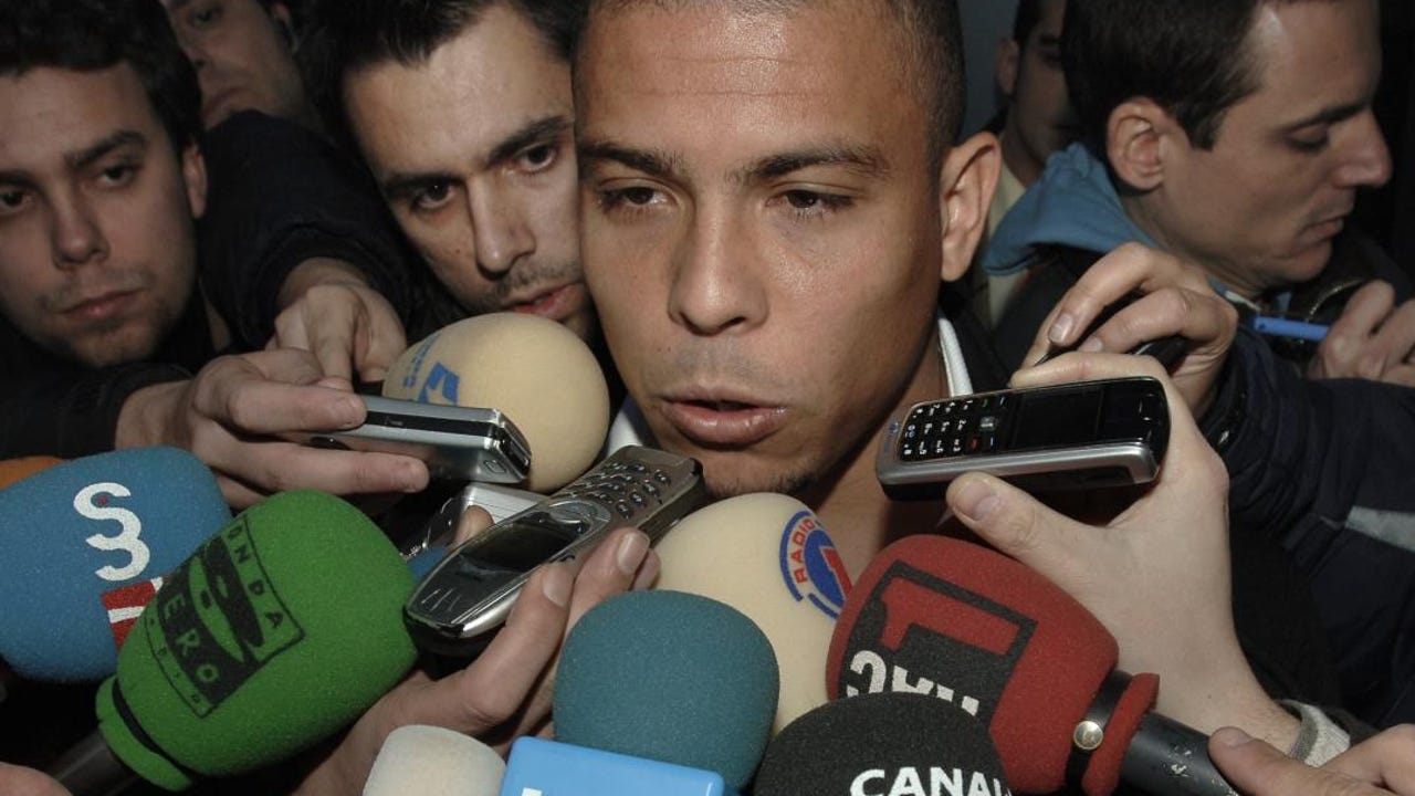 Autobuses de mujeres para el cumpleaños de Ronaldo