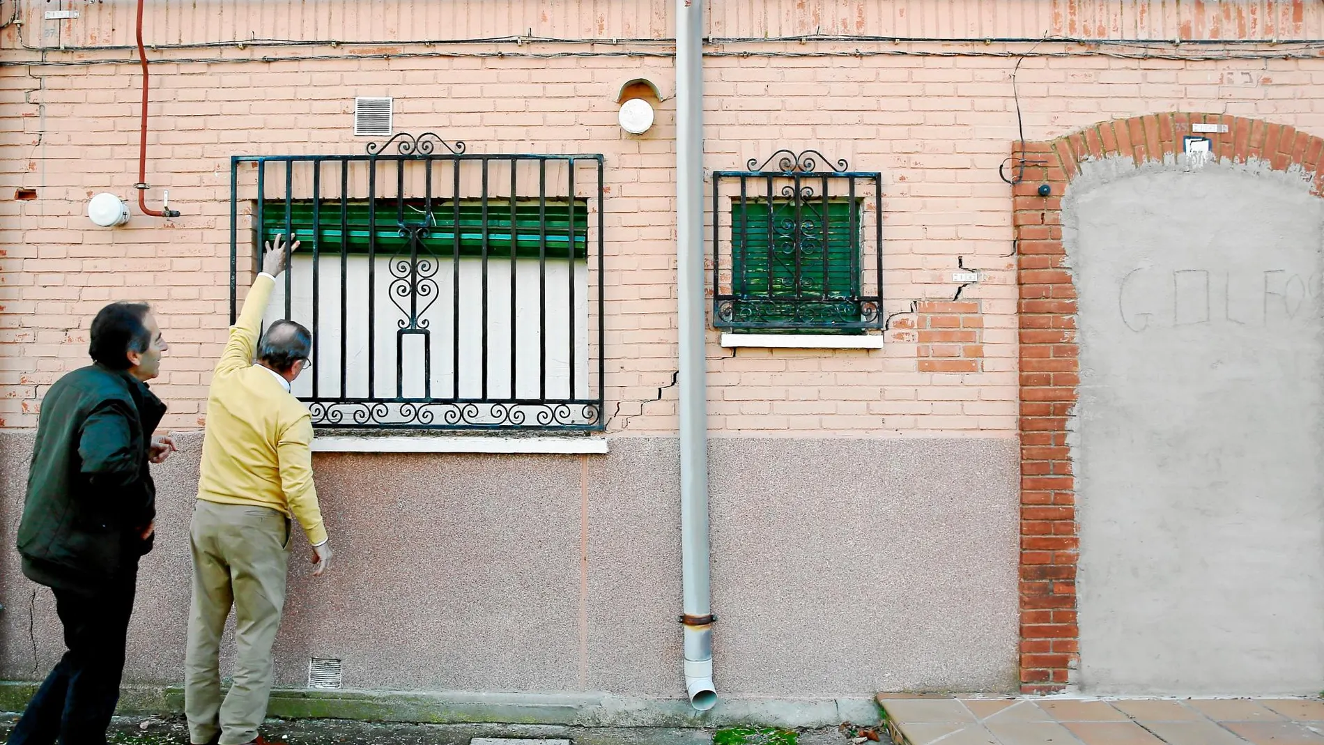 Las viviendas del INTA, en Torrejón, construidas en los años cuarenta, vienen sufriendo un deterioro progresivo